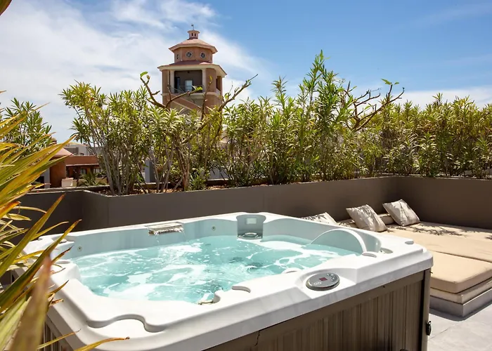 Marina 1br Sofabed Near With Private Jacuzzi